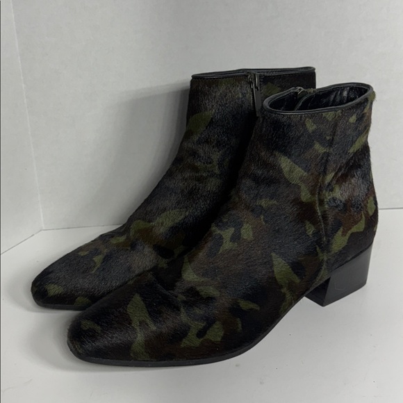 Aquatalia Women's Camouflage Calf Hair Leather Trim Embellishment Boots Size 10M - Picture 1 of 10